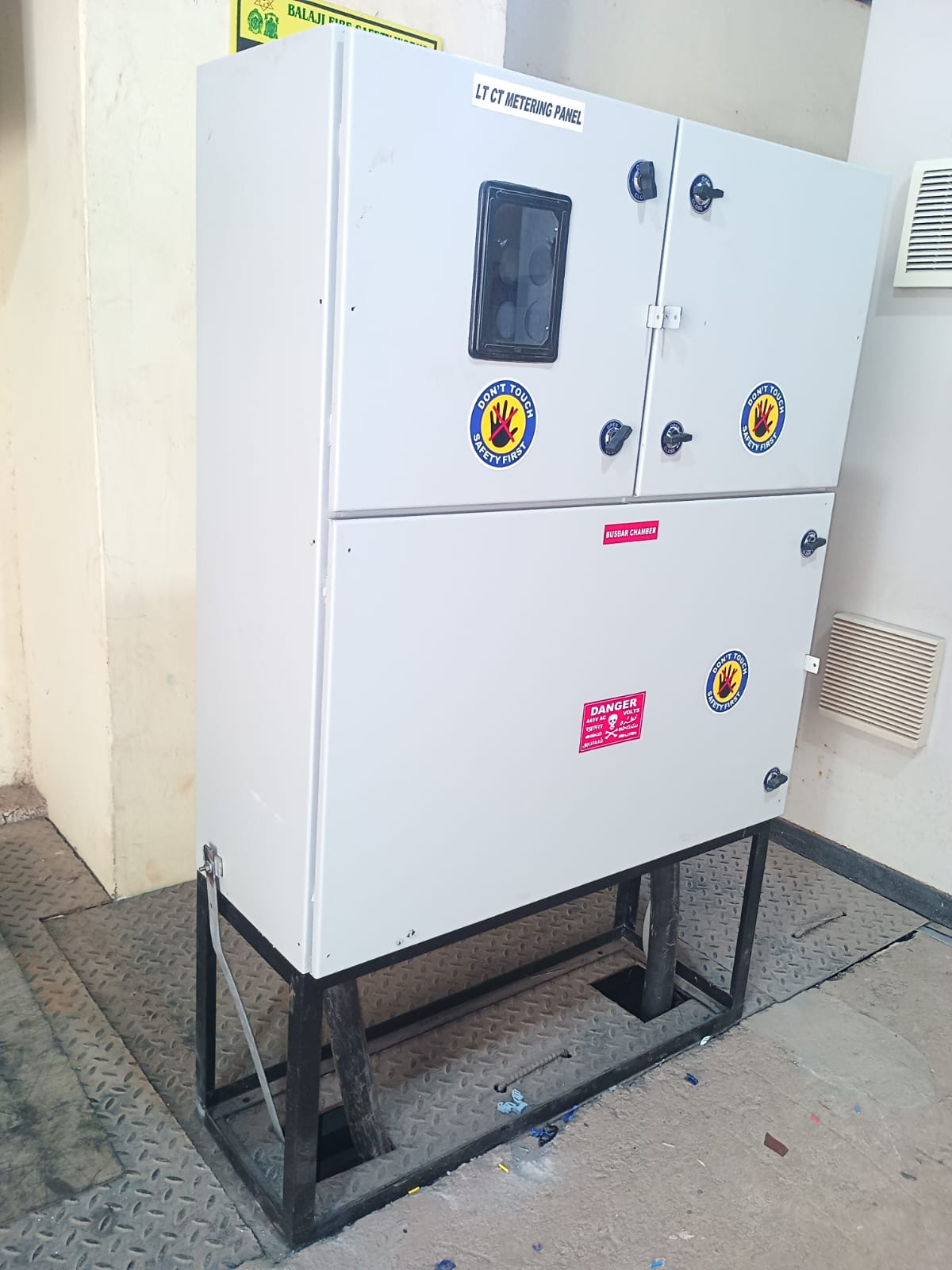 3-Compartment LTCT Metering Panels thumbnail 3