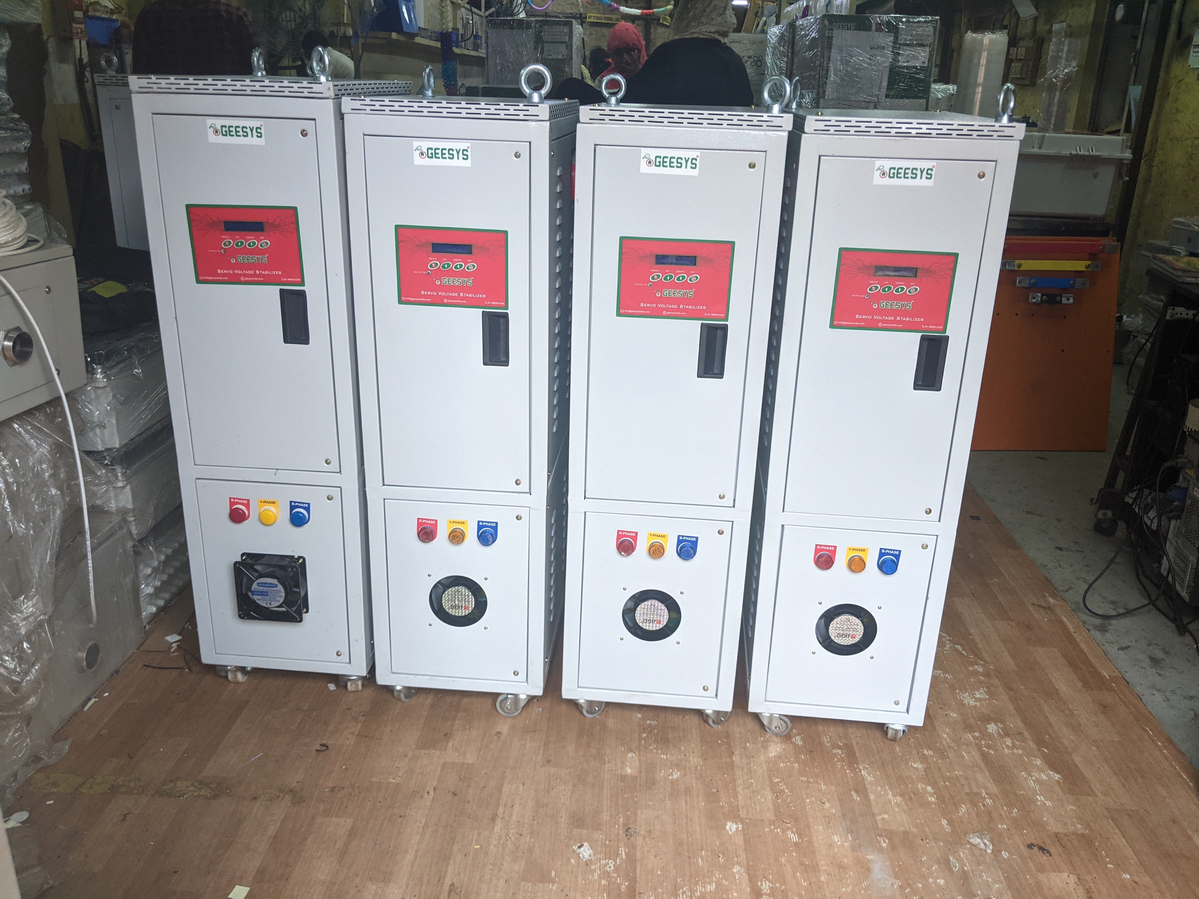 GEESYS servo stabilizer with isolation transformer