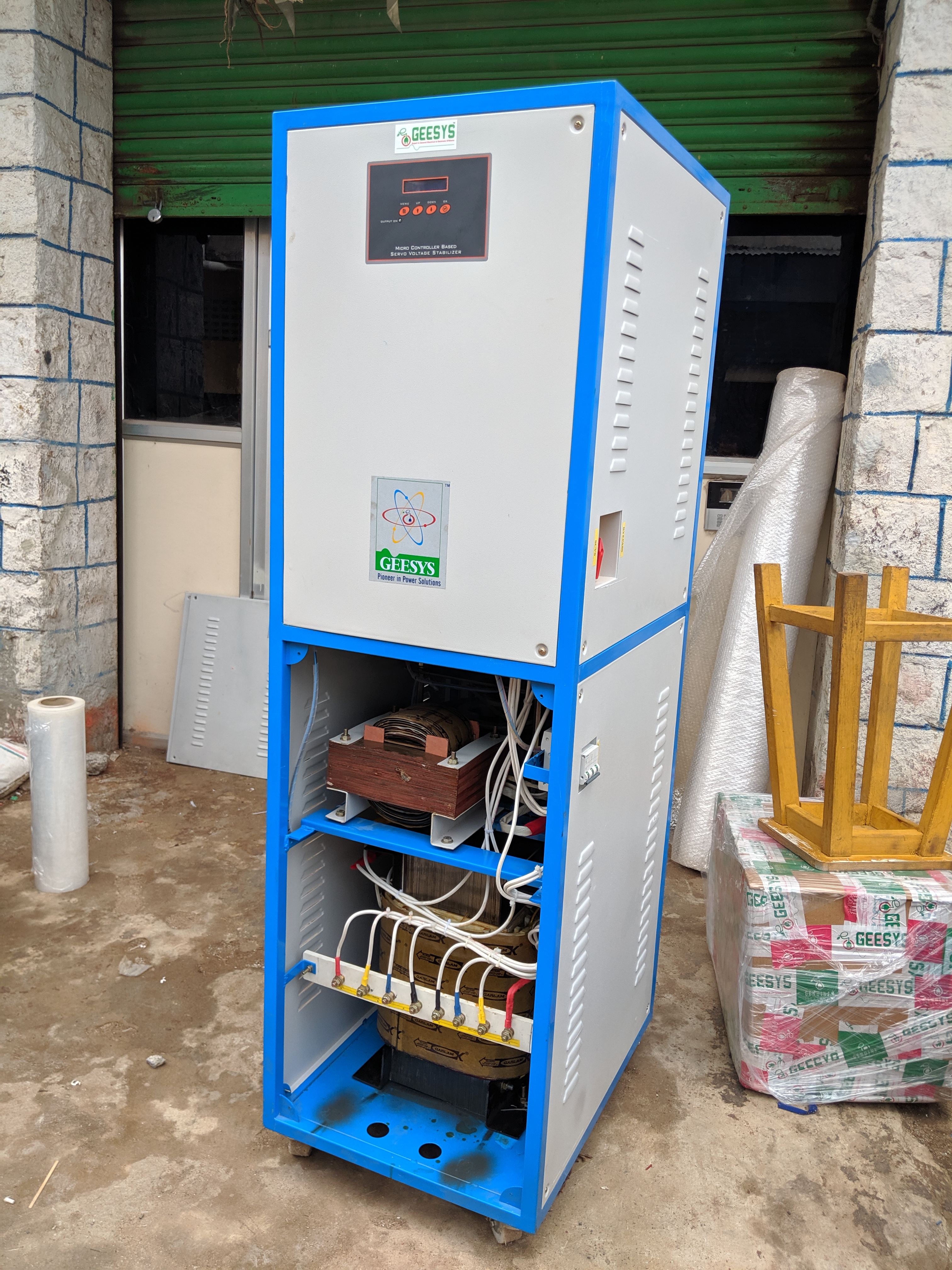 GEESYS servo stabilizer with isolation transformer