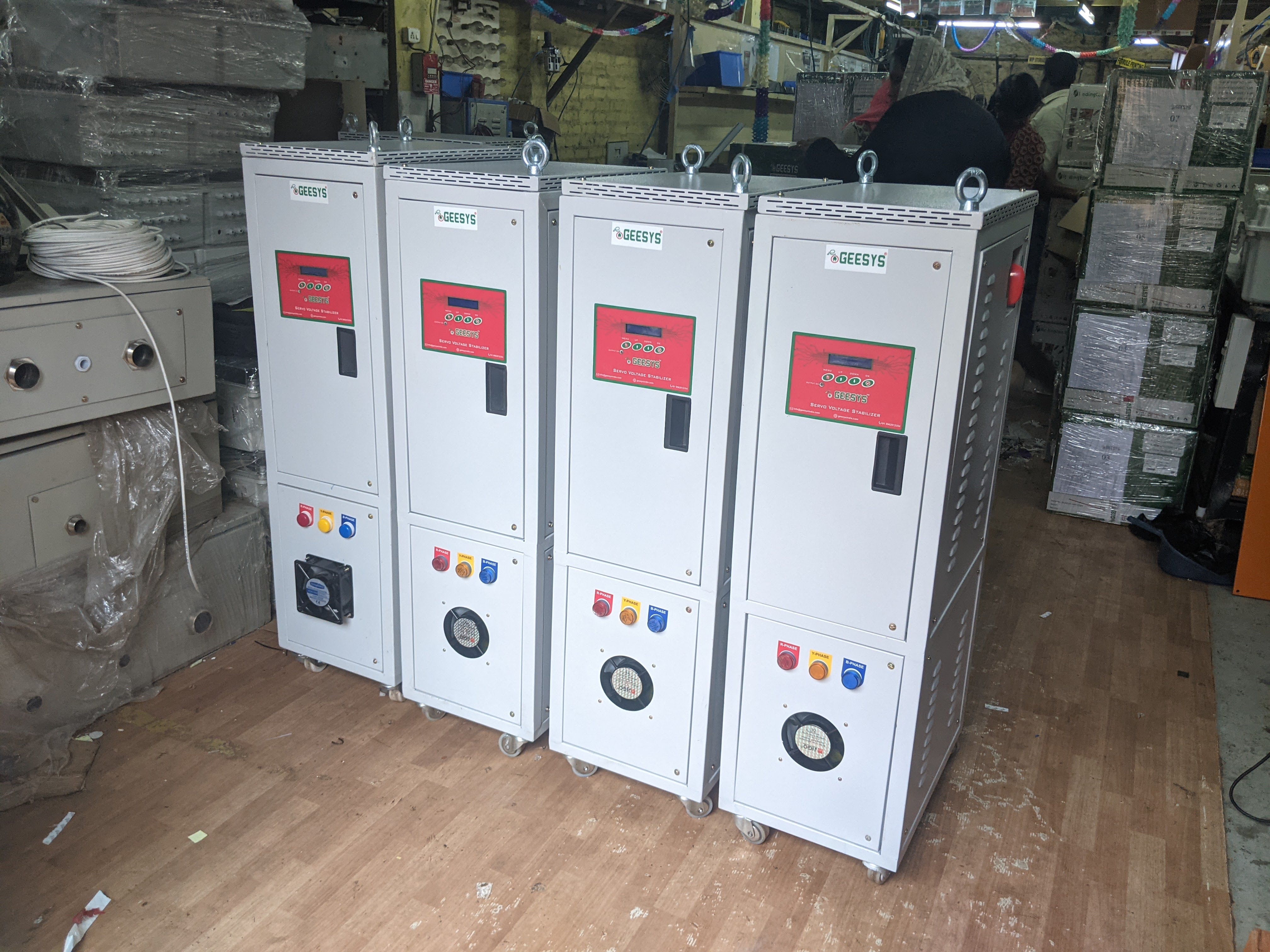 GEESYS servo stabilizer with isolation transformer