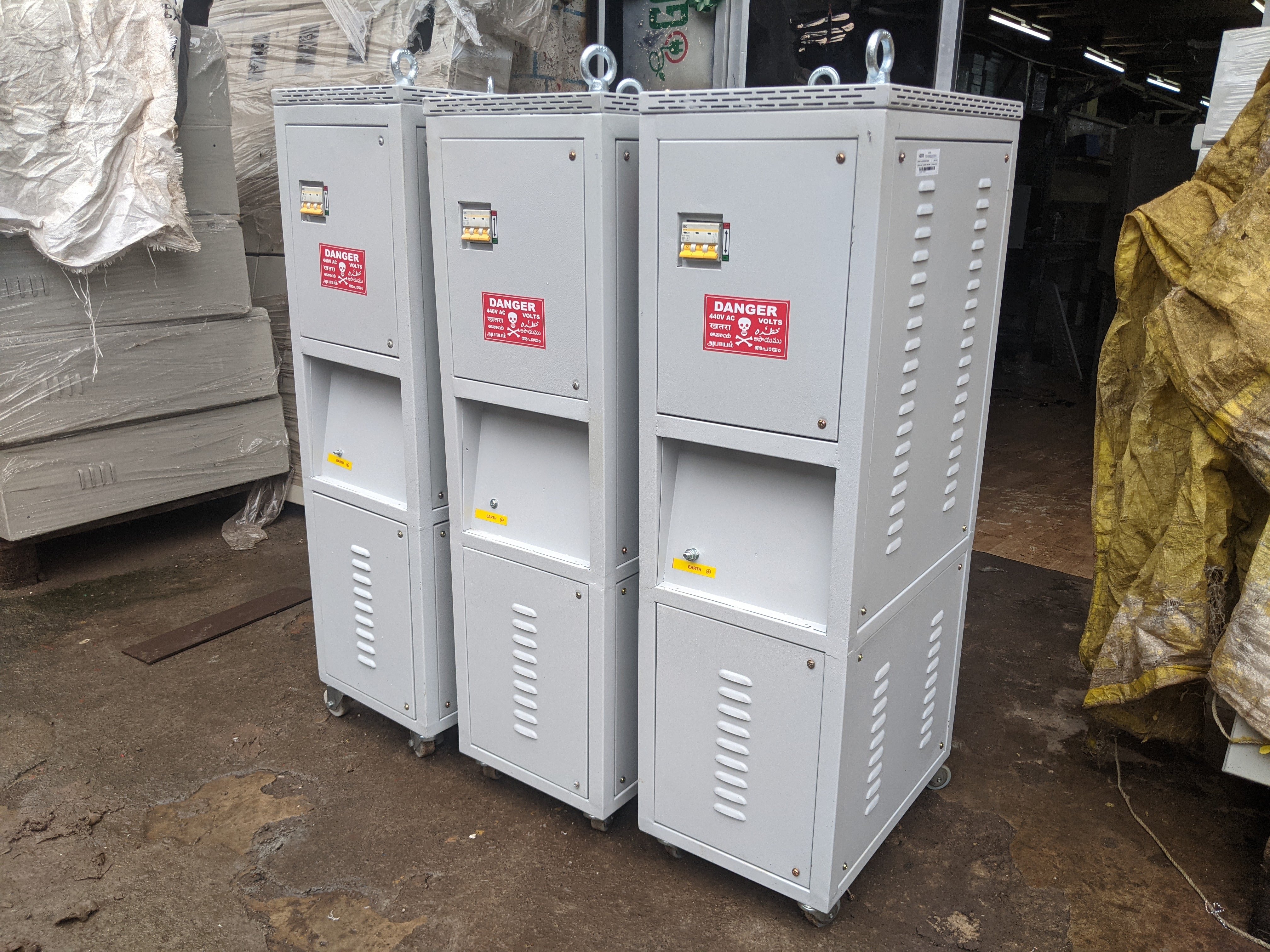 GEESYS servo stabilizer with isolation transformer